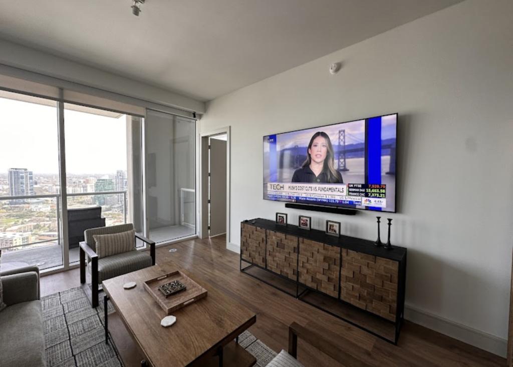 5 Reasons Why Hiring a TV Mounting Service is Worth Every Penny