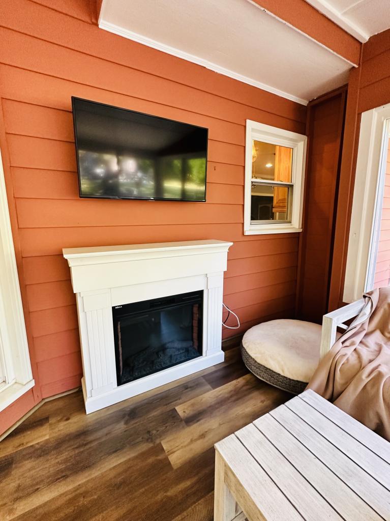 tv mounting TV mounting services outdoor tv mount outdoor tv mounting ideas same day tv mounting Tv mount over fireplace tv mount service Save Time and Money: Hiring a Professional TV Wall Mount Installer Near Me